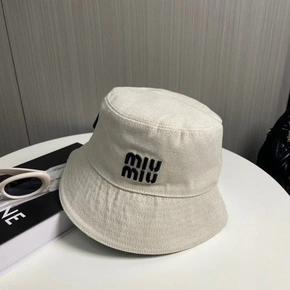 🔥Miu Miu Cream Bucket Hat - Picture 2 of 8